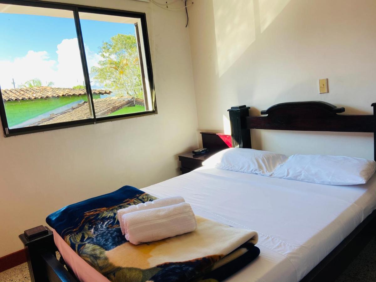 Hotel La Avenida Guatapé Dış mekan fotoğraf