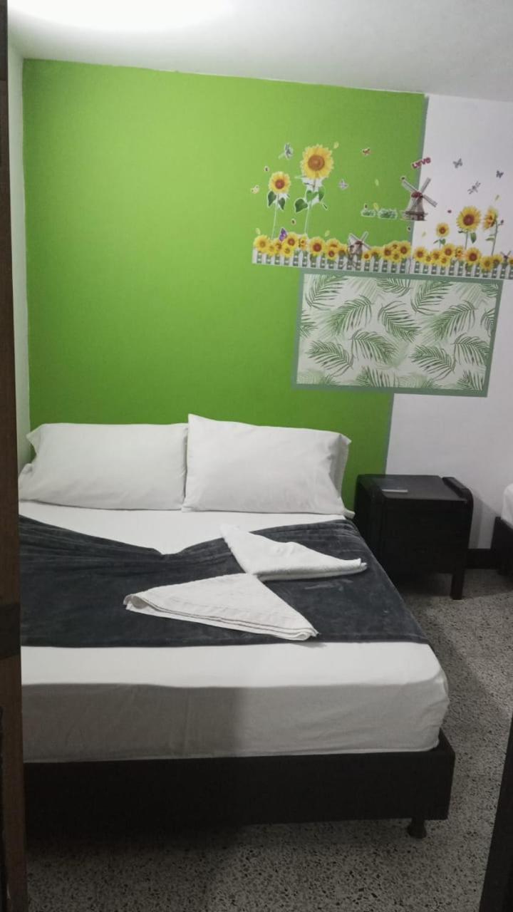 Hotel La Avenida Guatapé Dış mekan fotoğraf